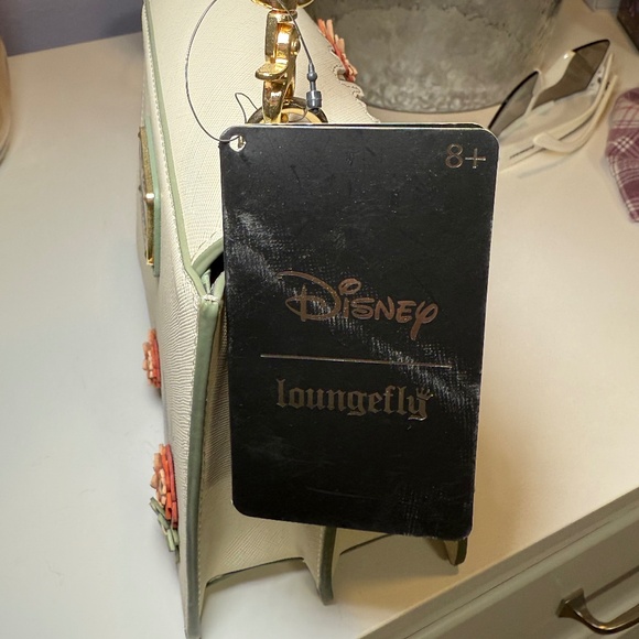 Alice in Wonderland Loungefly purse - Picture 3 of 6